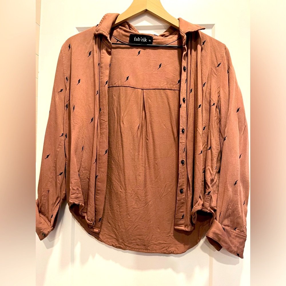Fabrik button down cropped lightening shirt